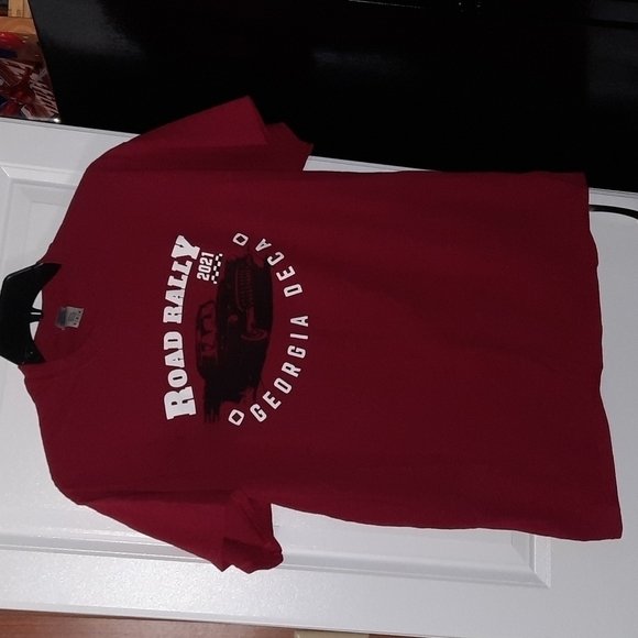 Gildan T Shirt Size Medium - Picture 1 of 6